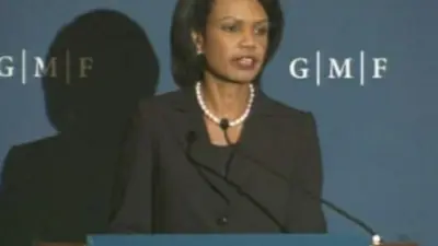 Condoleezza Rice critique sévèrement la Russie