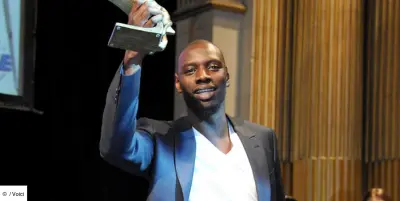 Omar Sy récompensé à la remise des Prix Lumières 2012 - Voici