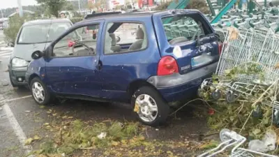 Mini-tornade près de Marseille : les photos et vidéos des Témoins BFMTV