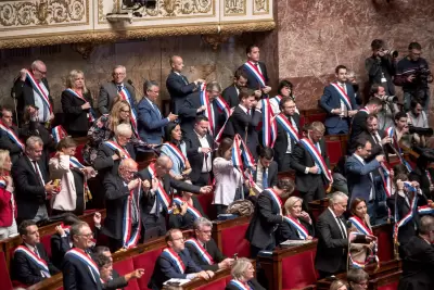 Dissolution de l'Assemblée : les députés virés, les réformes arrêtées